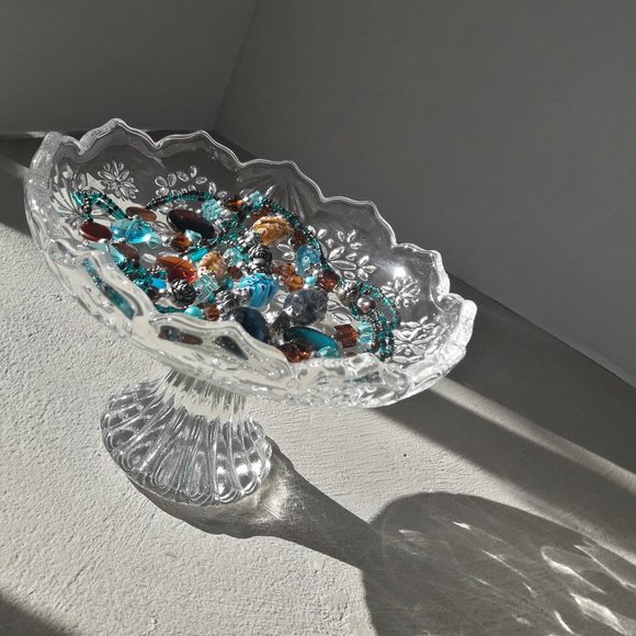 Glass Pedestal Mikasa Crystal Footed Cake Plate - Picture 11 of 12